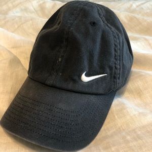 Black nike hat